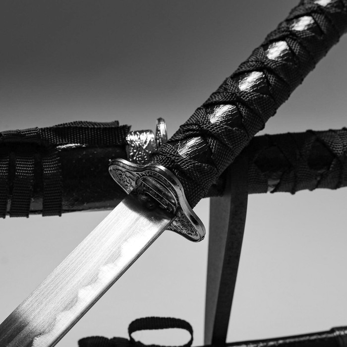 Сув. изделие катаны 2в1 на подставке, ножны кожзам, змея черная 47/70см