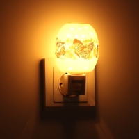 Светильник "Бабочка" 1х7Вт Е11 белый 7,5х7,5х12см Светильник "Бабочка" 1х7Вт Е11 белый 7,5х7,5х12см