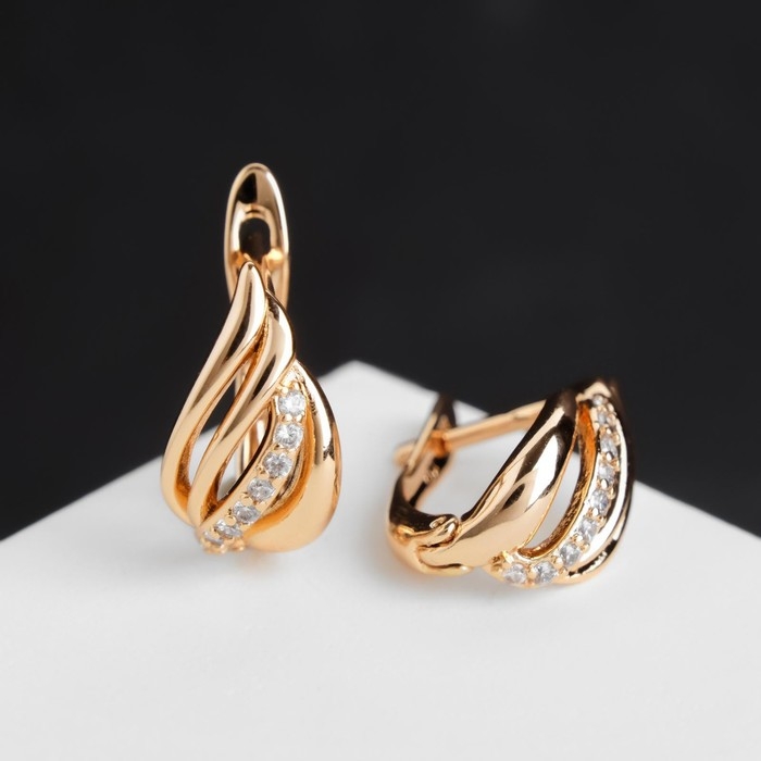 Серьги со стразами «Магия» сплетения, цвет белый в золоте Серьги со стразами «Магия» сплетения, цвет белый в золоте