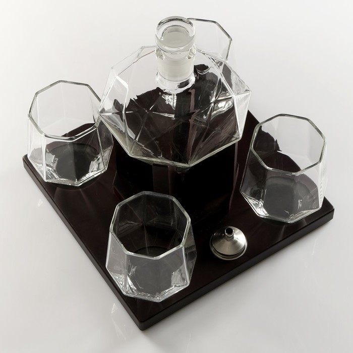 Мини-Бар Рубин, на подставке, штоф - 880 мл, бокалы - 200 мл, 13,5 х 23 х 23 см Мини-Бар Рубин, на подставке, штоф - 880 мл, бокалы - 200 мл, 13,5 х 23 х 23 см