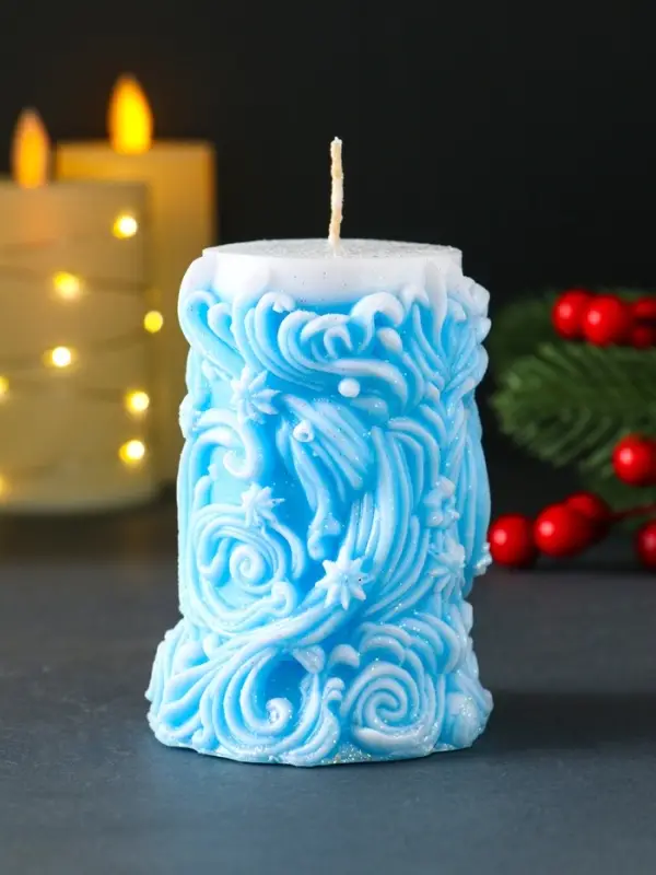 Свеча новогодняя столбик "Резная" голубой