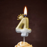 Свеча в торт &laquo;С короной&raquo;, цифра 4, золото - серебро