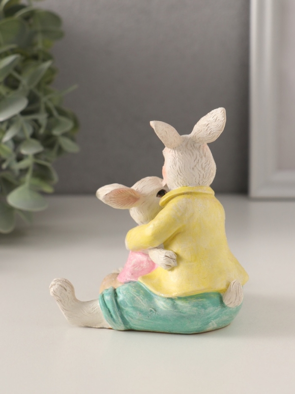 Сувенир полистоун "Кролик с крольчонком - папа и сын" 9х9х10 см