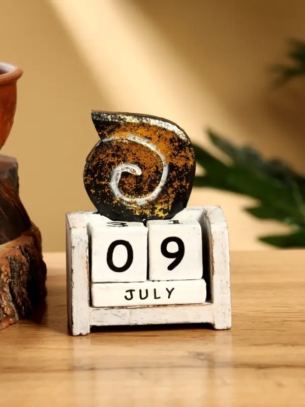 Календарь настольный &laquo;Ракушка&raquo;, 7.5&times;4&times;10 см, дерево, чёрный