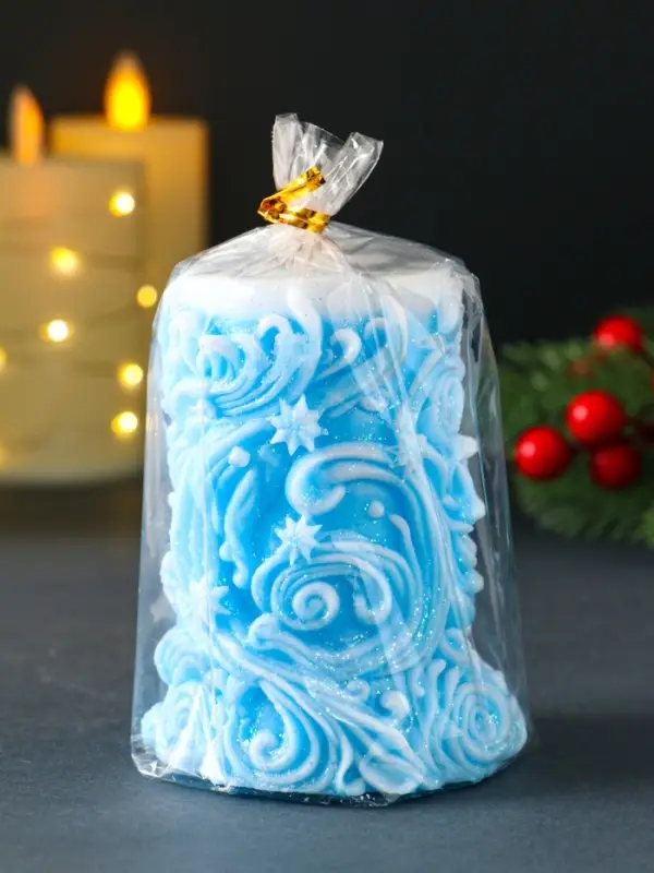 Свеча новогодняя столбик "Резная" голубой