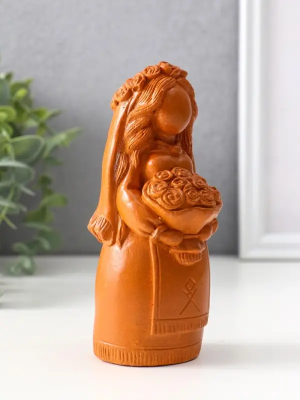Фигура &laquo;Берегиня невеста&raquo;, 14&times;6.5&times;7 см, красная глина