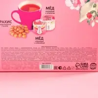 Набор &laquo;Вдохновляй красотой&raquo;: крем-мёд с клубникой и хлопком 30 г. х 2 шт., арахис в шоколадной глазури 100 г., чай чёрный с лесными ягодами 70 г., ложка