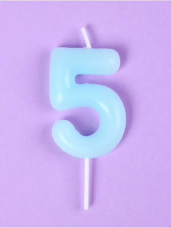 Свеча в торт &laquo;Цифра 5&raquo;, светящаяся голубая, 9 см