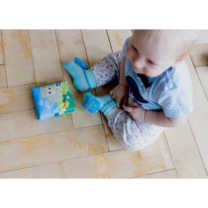 Подарочный набор для малыша: носочки погремушки + браслетики погремушки &laquo;Сказка на Новый Год&raquo;, подарочная упаковка