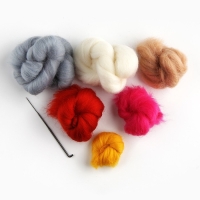 Валяние из шерсти на новый год. Игрушка своими руками &laquo;Гномик с подарком&raquo;, новогодний набор для творчества