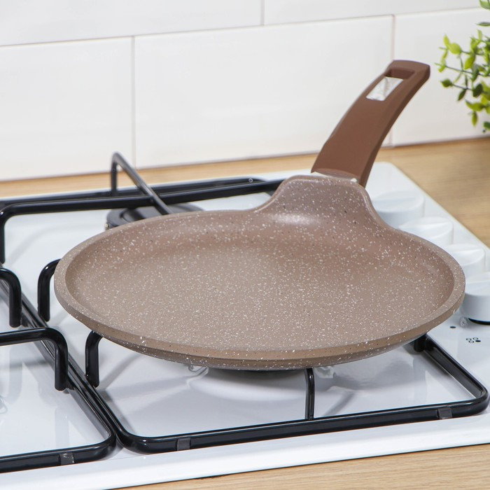 Сковорода блинная &laquo;Гранит Brown&raquo;, d=24 см, пластиковая ручка, антипригарное покрытие, цвет коричневый