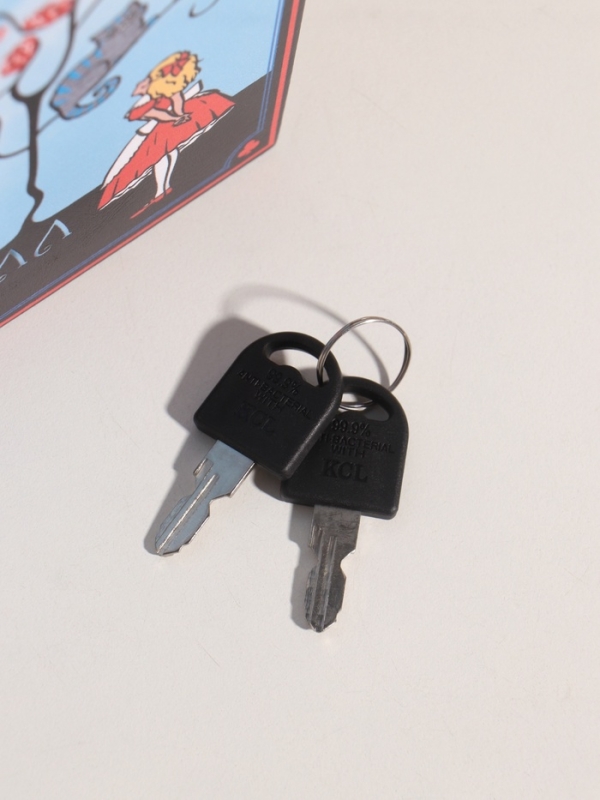 Сейф-книга дерево кожзам "Льюис Кэролл. Алиса в стране чудес" 21х13х5 см