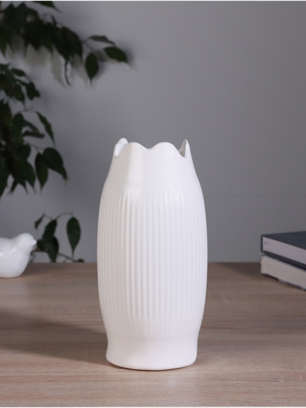 Ваза керамика настольная "Вайолэт" 20х8,5 см, белый