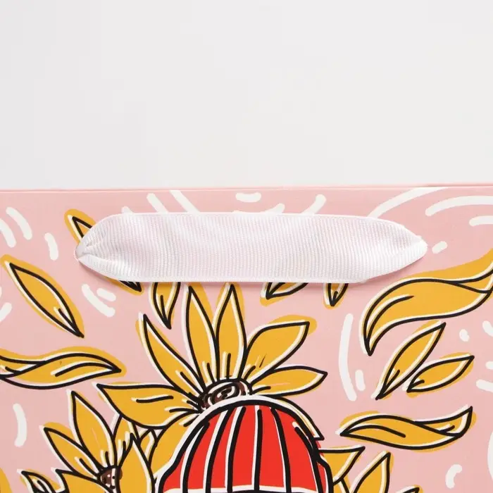 Пакет подарочный ламинированный, упаковка, &laquo;Ваня&raquo;, ML 23 х 27 х 11.5 см