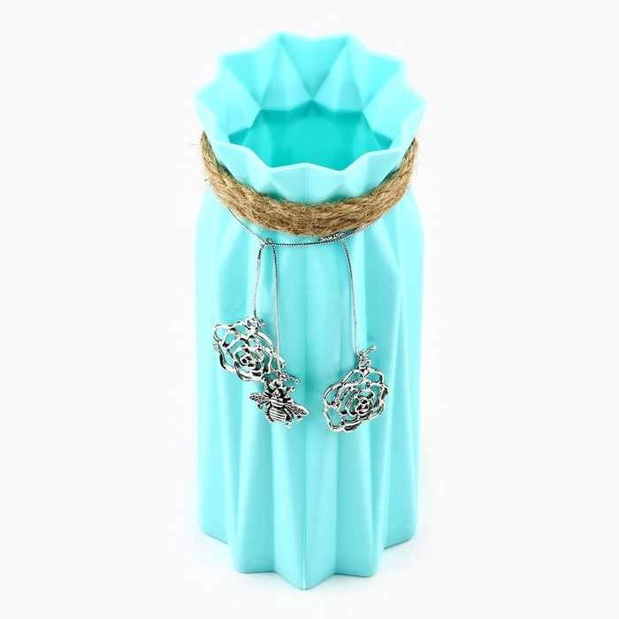 Ваза для цветов «Пчелка» пластиковая, 17 х 7 см Ваза для цветов «Пчелка» пластиковая, 17 х 7 см