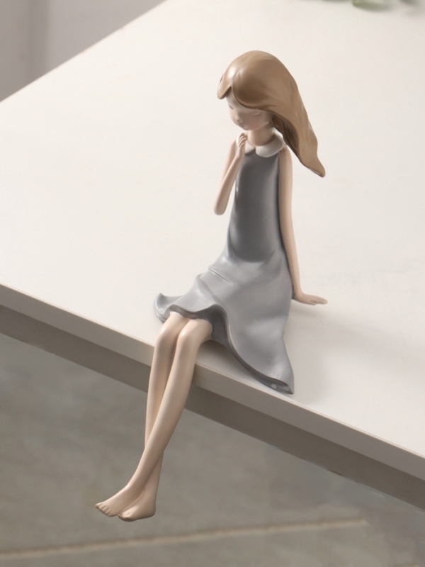 Сувенир полистоун "Малышка в сером платье в горошек" 14х19х30 см