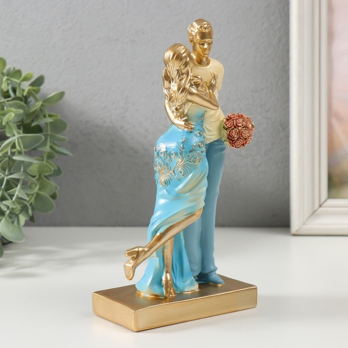 Сувенир полистоун "Нежная встреча" бело-голубой 6х8х19,5 см