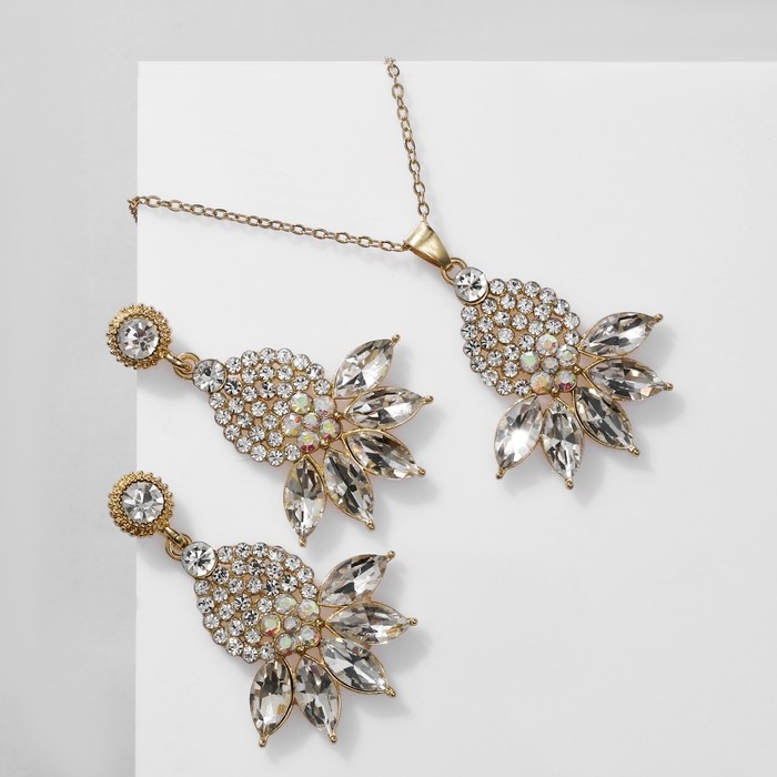 Гарнитур 2 предмета: серьги, кулон &laquo;Лотос&raquo;, цвет радужно-белый в золоте, 48 см