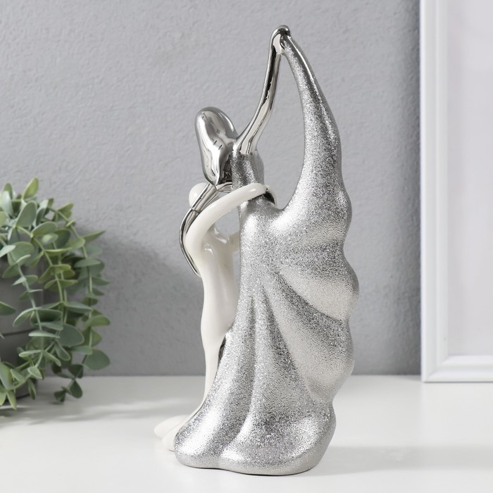 Сувенир керамика Сувенир керамика "Вальс" серебристо-белый 24,6х15х7 см