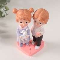 Сувенир полистоун "Парочка с зайком и шкатулкой" набор 2 шт 5,5х6,5х11 см