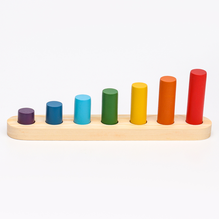 Пирамида &laquo;Радуга из цилиндров&raquo;