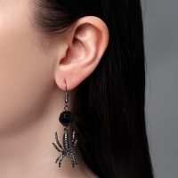 Серьги &laquo;Пауки&raquo; с бусиной, цвет чёрно-серый в серебре