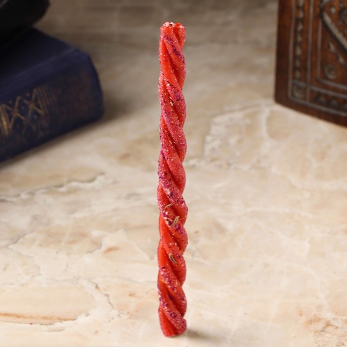 Свеча-скрутка Свеча-скрутка "Влечение партнера" с розой, семенами укропа и пачули, 16х1,2 см, красный