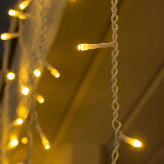 Гирлянда &laquo;Бахрома&raquo; 3 &times; 0.6 м, IP44, УМС, белая нить, 160 LED, свечение тёплое белое, 220 В