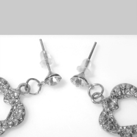 Серьги со стразами &laquo;Сердце&raquo; переплетение, цвет белый в серебре