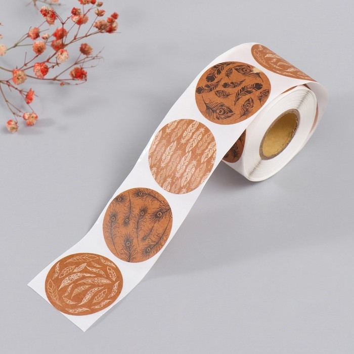 Наклейка бумага Наклейка бумага "Перья" крафт d=3,8 см 252 шт в рулоне