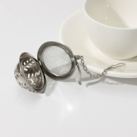 Ситечко для чая Доляна &laquo;Ёлочка&raquo;, d=4,5 см, на цепочке, цвет серебристый