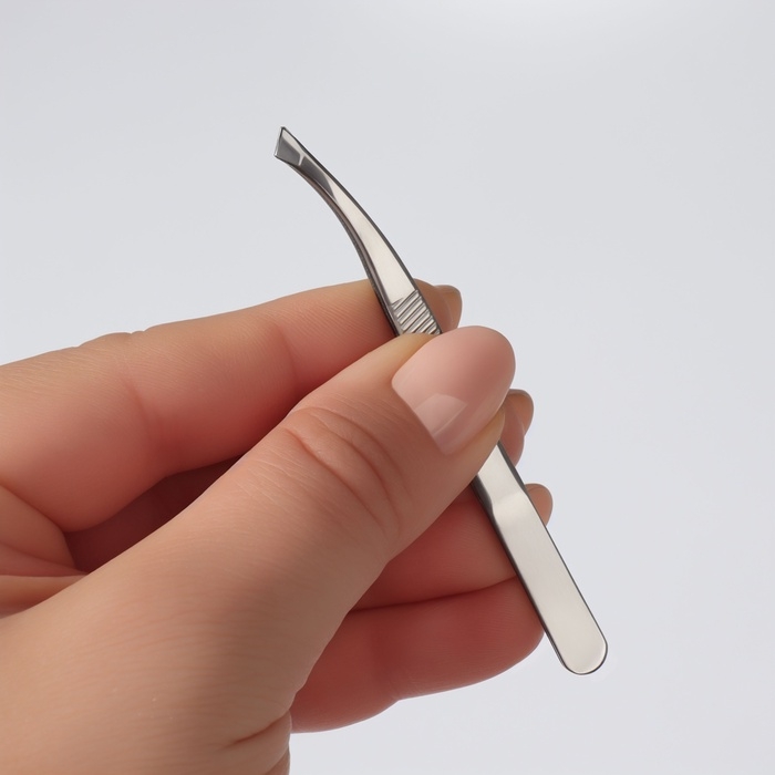 Пинцет скошенный, широкий, 8,5 см, цвет серебристый Пинцет скошенный, широкий, 8,5 см, цвет серебристый