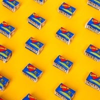 Жевательная резинка Love is, Банан клубника, 4.2 г, 20 шт