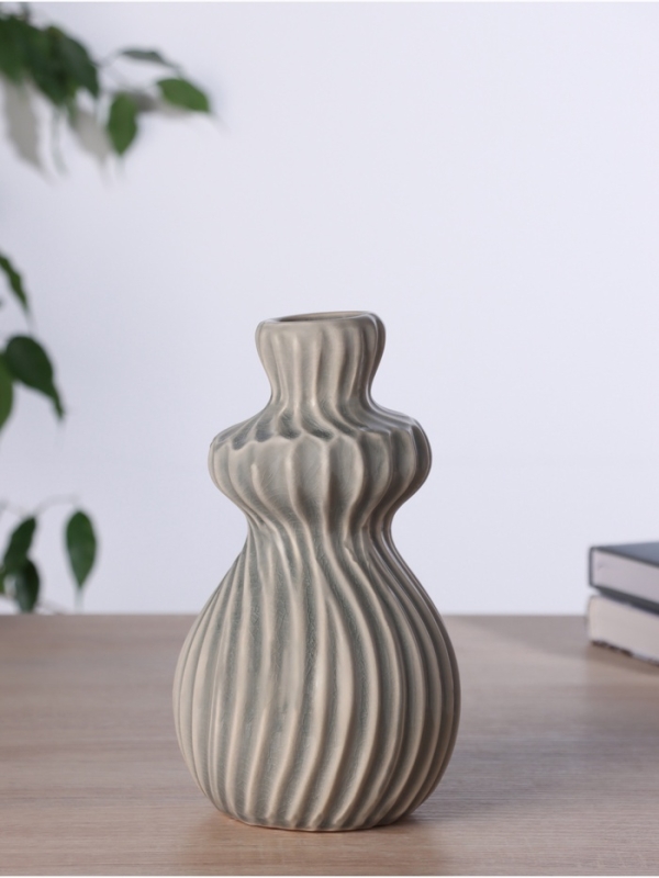 Ваза керамика настольная "Дилис" d-4.5 см, 19х10 см, серый