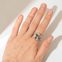 Кольцо &laquo;Солнце&raquo; над рукой, цвет серебро, 18 размер