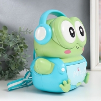 Копилка пластик "Рюкзак Лягуха" кодовый замок, звук АА 25х14х18,5 см Копилка пластик "Рюкзак Лягуха" кодовый замок, звук АА 25х14х18,5 см