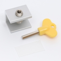 Блокиратор для окон и раздвижных дверей «Ключик», под профиль 16 мм, цвет желтый, Крошка Я Блокиратор для окон и раздвижных дверей «Ключик», под профиль 16 мм, цвет желтый, Крошка Я