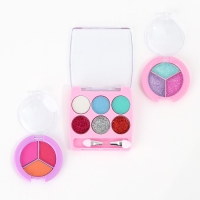 Набор детской косметики в чемодане «Самой красивой», тени, резинки для волос, блески для губ, глиттер, лаки для ногтей, наклейки, пилочка, расчёска, кисти, косметичка Набор детской косметики в чемодане «Самой красивой», тени, резинки для волос, блески для губ, глиттер, лаки для ногтей, наклейки, пилочка, расчёска, кисти, косметичка