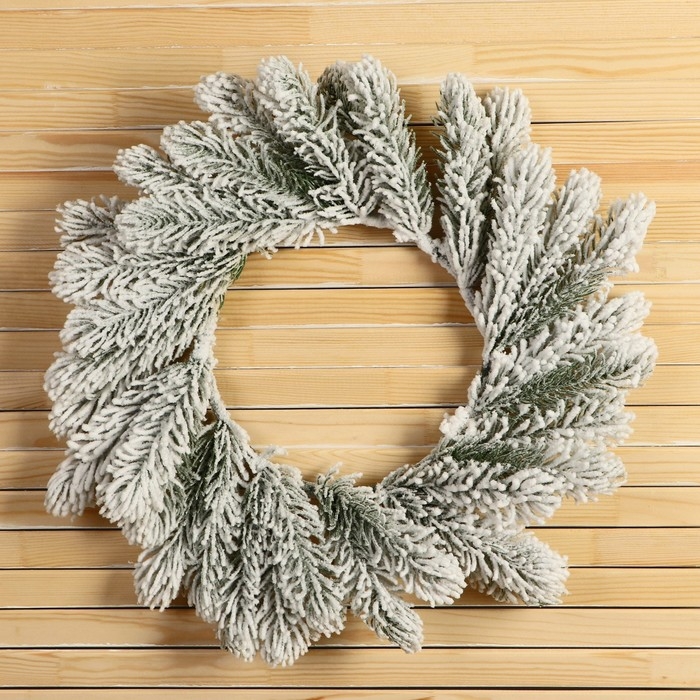 Венок новогодний d- 26 см "Уютная сказка" веточки в снегу