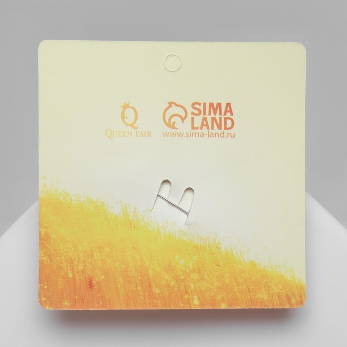 Брошь &laquo;Перо&raquo; с бусиной, цвет белый в серебре