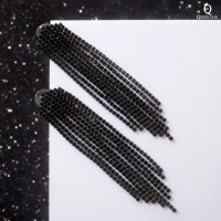 Серьги висячие со стразами &laquo;Водопад&raquo; домик, цвет чёрный в сером металле,10см