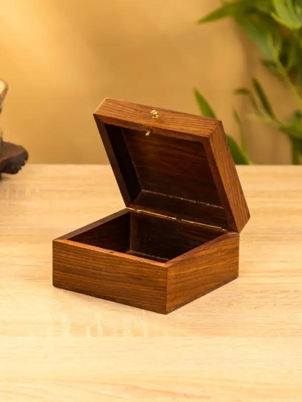 Шкатулка "Цветок" 10х10х6 см, дерево шишам