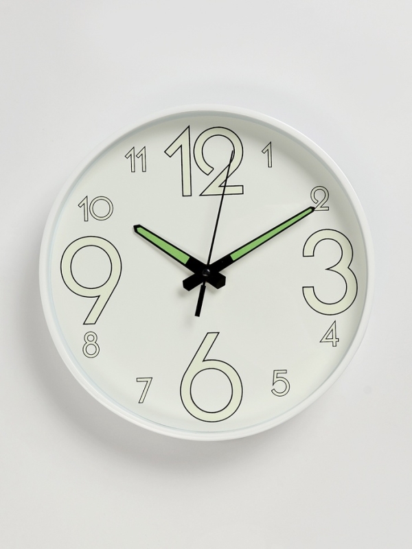 Часы настенные интерьерные &laquo;Классика&raquo;, плавный ход, светящиеся, d-25 см