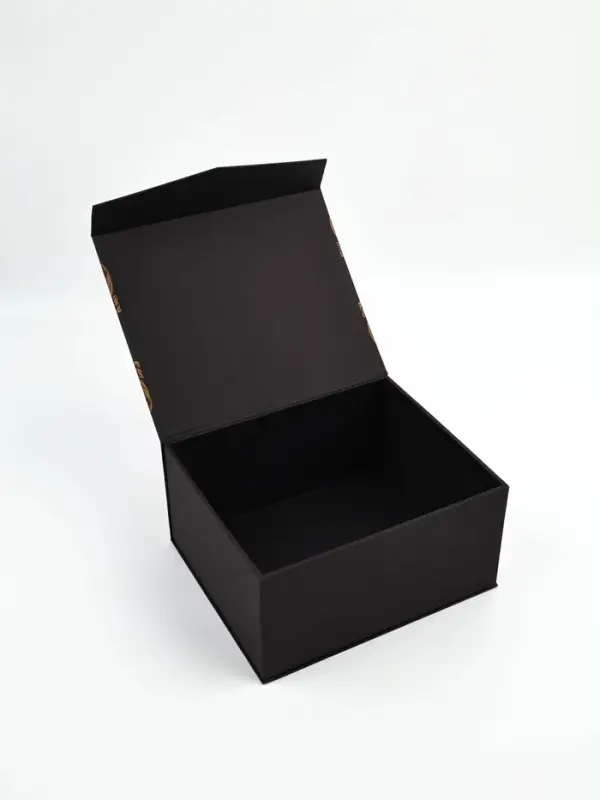 Подарочная коробка  "Лучшему во всём", коричневая,  21х17,5х10,5 см