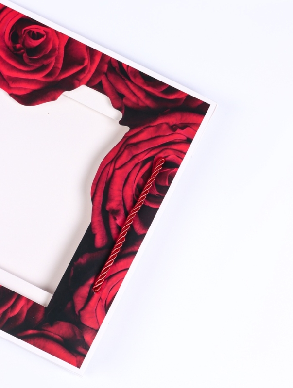 Пакет подарочный с окном "Розы", 25 х 10 х 22 см