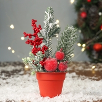 Декор "Яркий праздник, в горшочке" хвоя ягодки, 20х7 см Декор "Яркий праздник, в горшочке" хвоя ягодки, 20х7 см