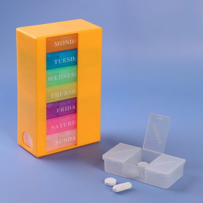 Таблетница - органайзер &laquo;Неделька&raquo;, английские буквы, 14,2 &times; 8,5 &times; 4,7 см, 7 контейнеров по 3 секции, разноцветный