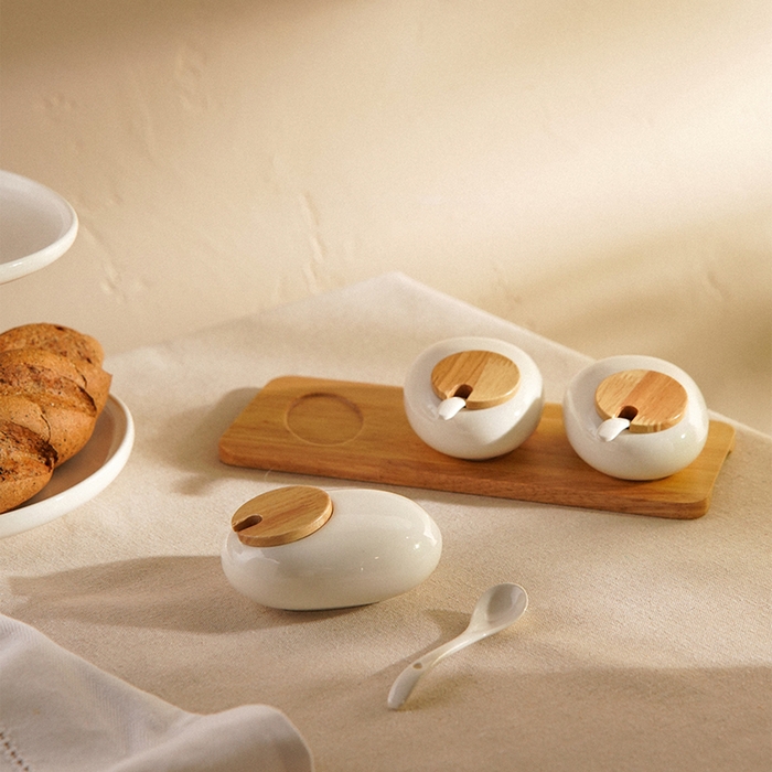 Набор банок фарфоровых с ложкой для сыпучих продуктов на подставке SL Home &laquo;Тренто&raquo;, 7 предметов: 3 банки 150 мл, подставка, 3 ложки