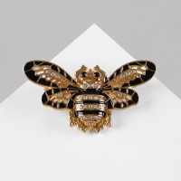 Брошь &laquo;Пчела&raquo; с ажурными крыльями, цвет чёрно-белый в золоте