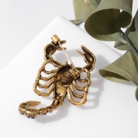 Брошь &laquo;Скорпион&raquo; в броне, цвет чёрно-зелёный в чернёном золоте